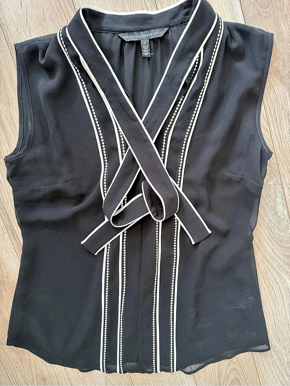 White House Black Market Striped Sleeveless Blouse in Black & White Size 0 Like